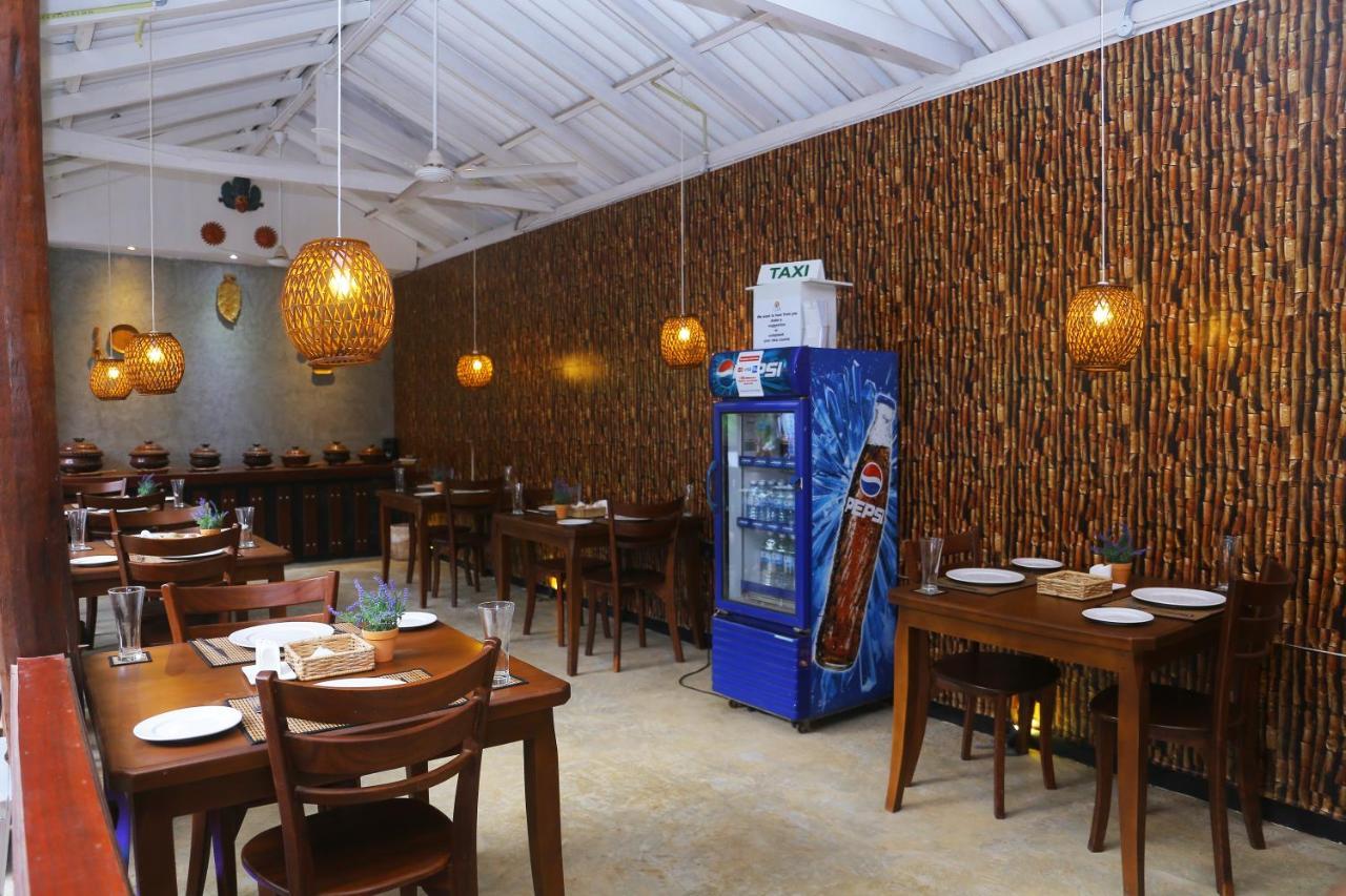 Click Hiriketiya Hotel Dikwella Bagian luar foto