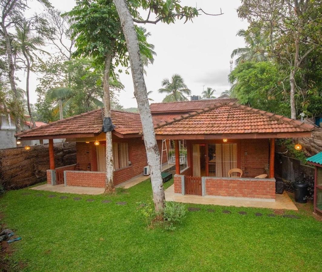 Click Hiriketiya Hotel Dikwella Bagian luar foto