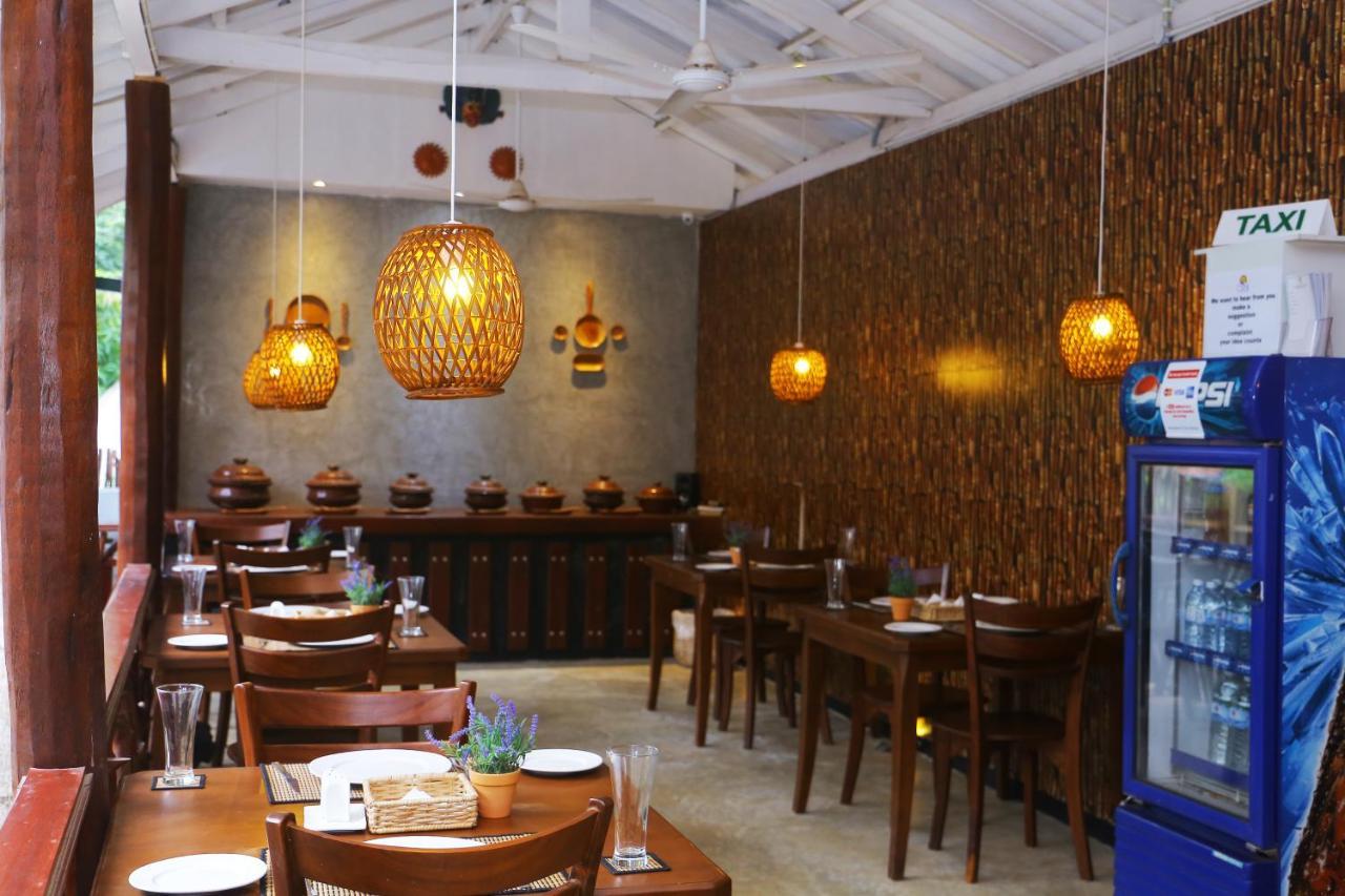 Click Hiriketiya Hotel Dikwella Bagian luar foto