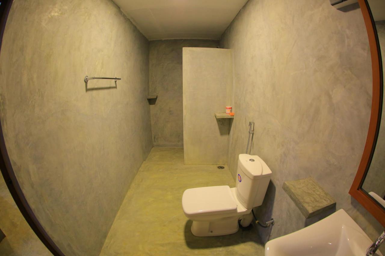 Click Hiriketiya Hotel Dikwella Bagian luar foto