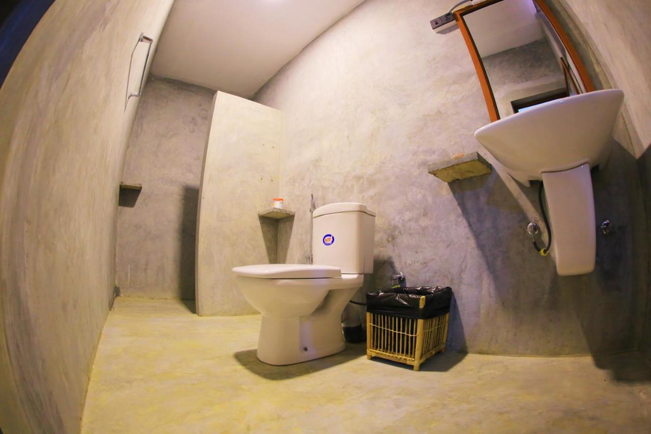 Click Hiriketiya Hotel Dikwella Bagian luar foto