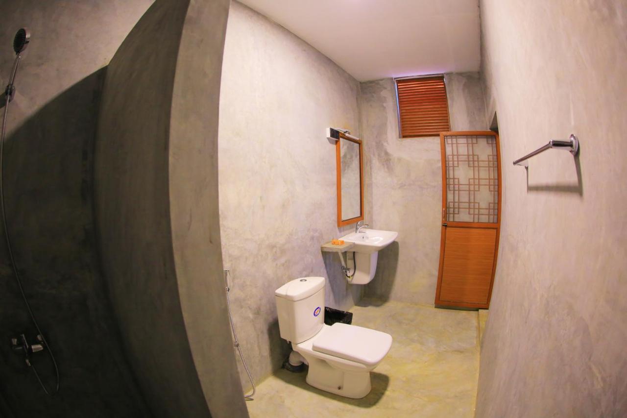 Click Hiriketiya Hotel Dikwella Bagian luar foto