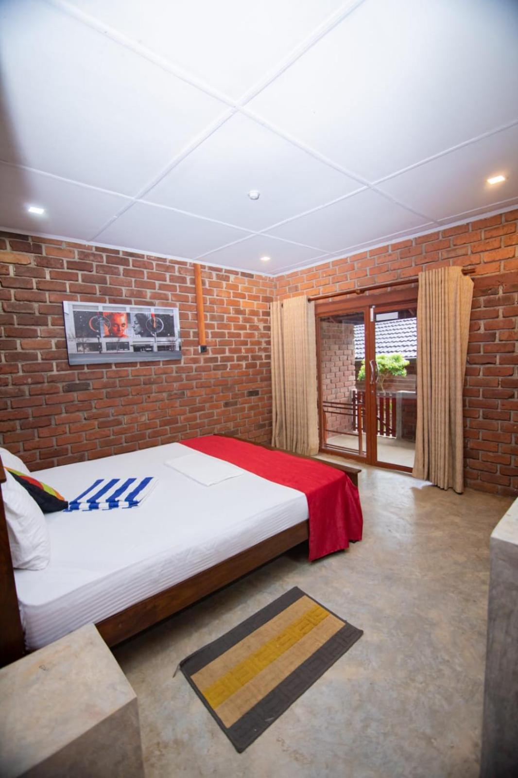 Click Hiriketiya Hotel Dikwella Bagian luar foto